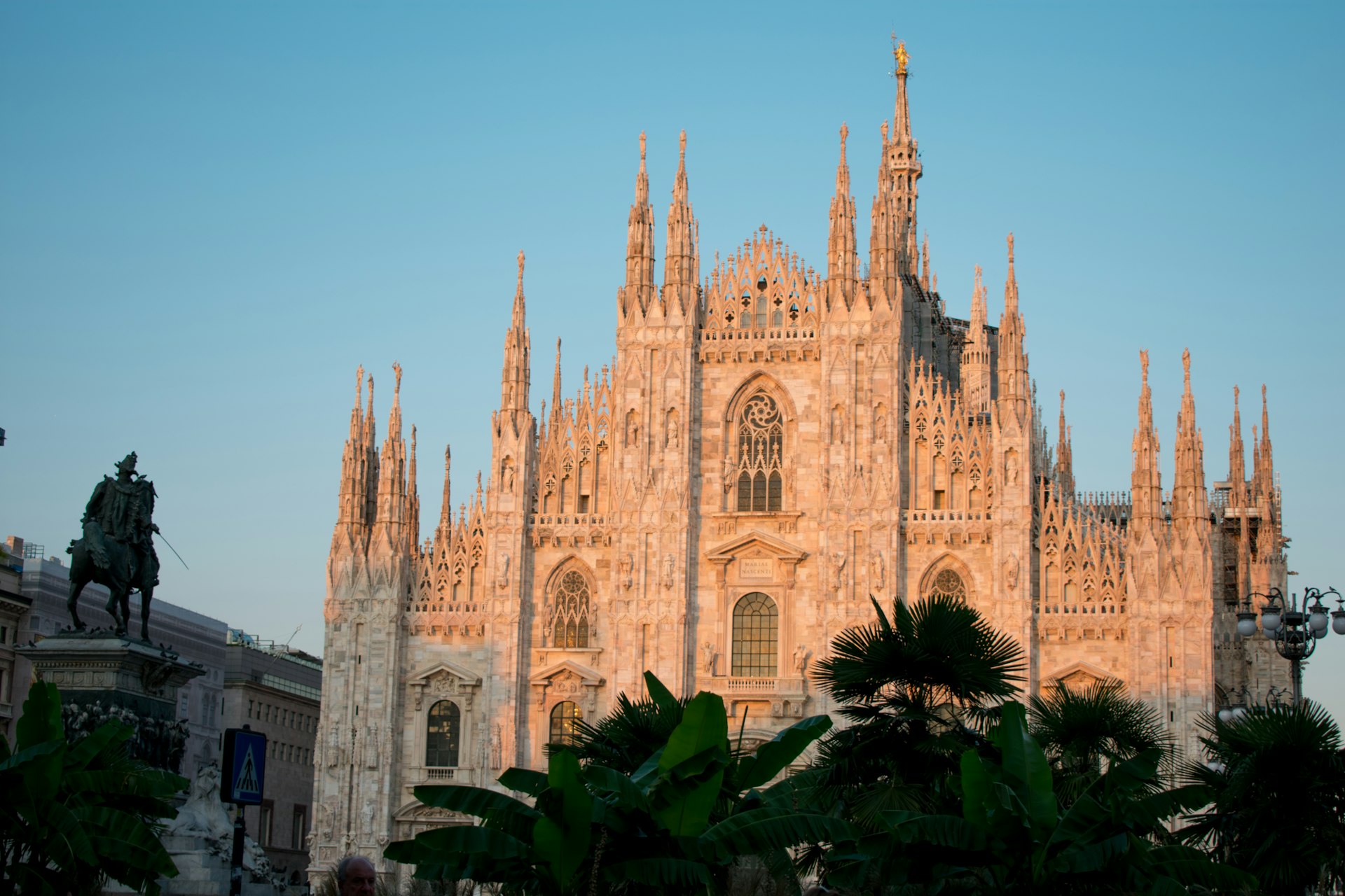Le Duomo de Milan au coucher du soleil
